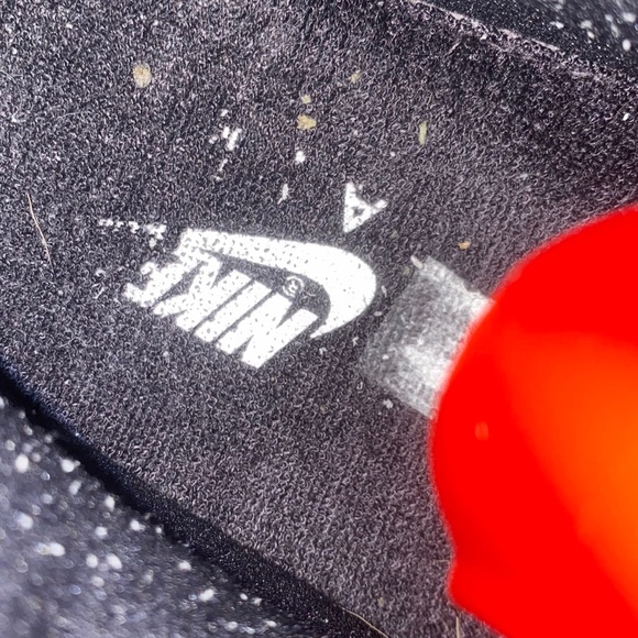 Jordan bred 11 gently used - Picture 7 of 8